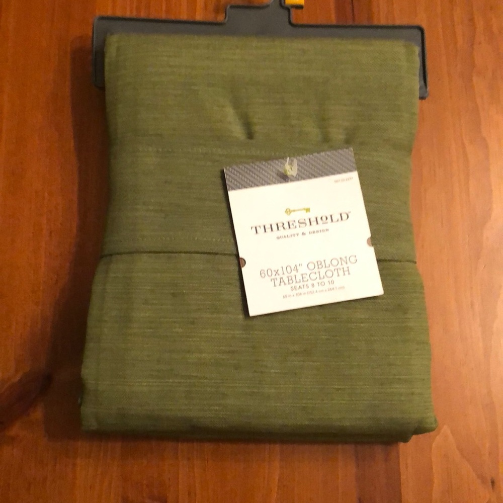 THRESHOLD OBLONG TABLECLOTH